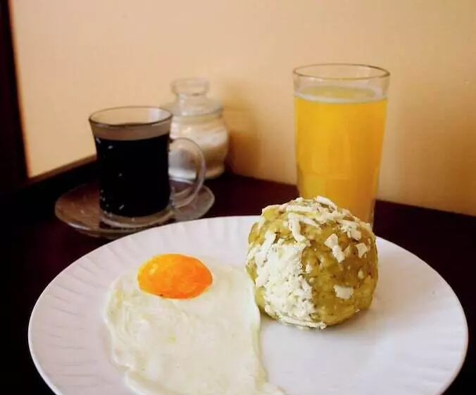 پانسیون Hostal California Inn