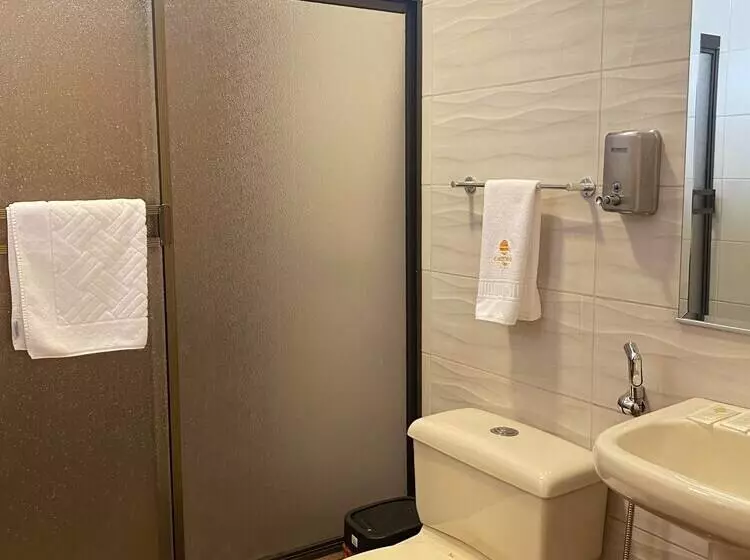 پانسیون Hostal California Inn