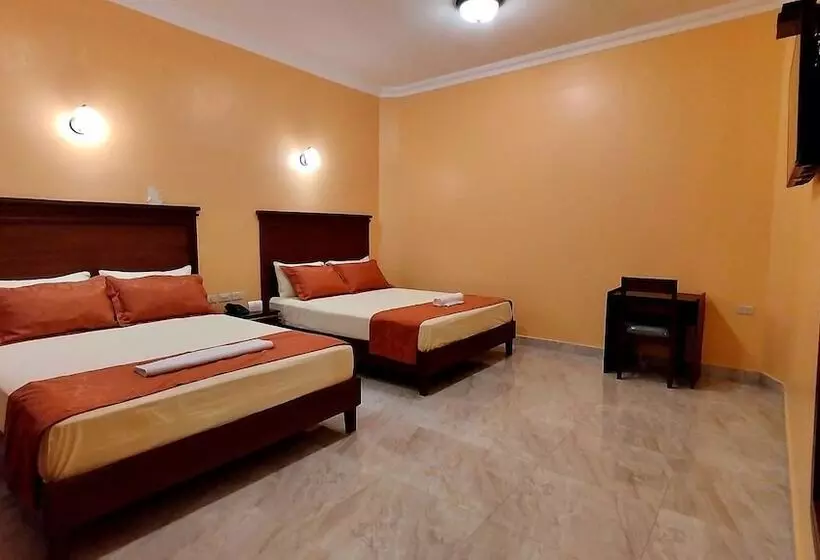 پانسیون Hostal California Inn