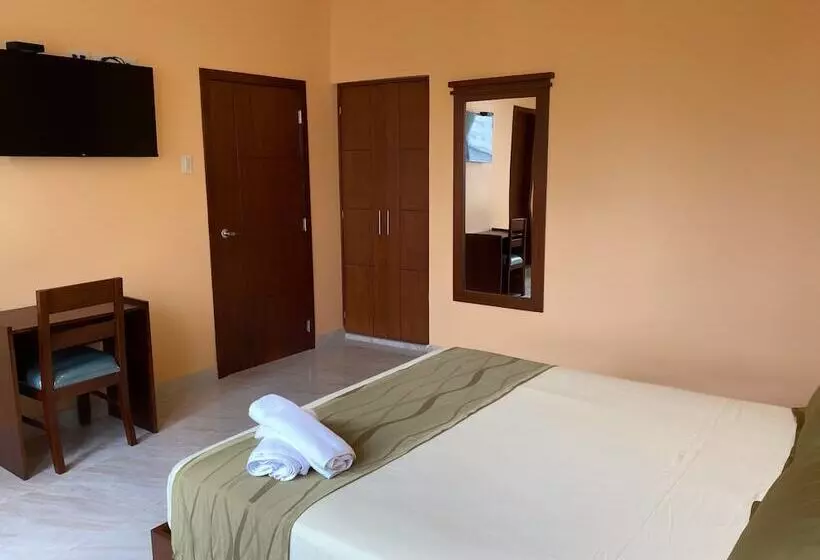 پانسیون Hostal California Inn