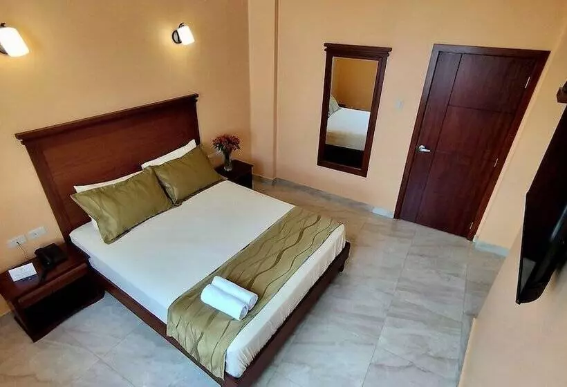 پانسیون Hostal California Inn