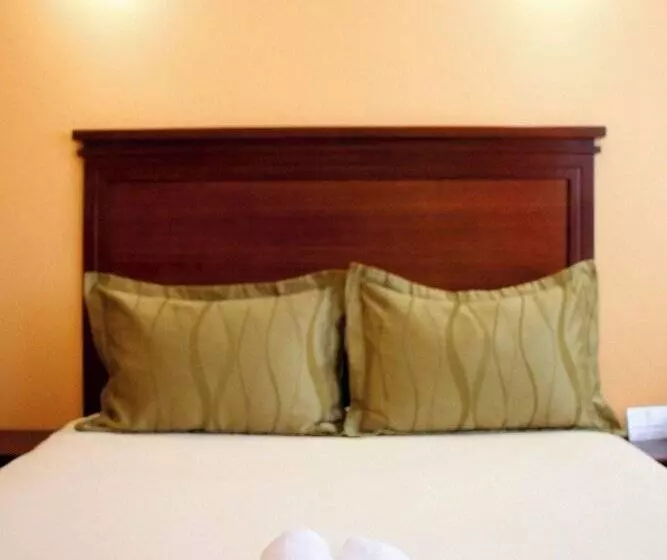 پانسیون Hostal California Inn