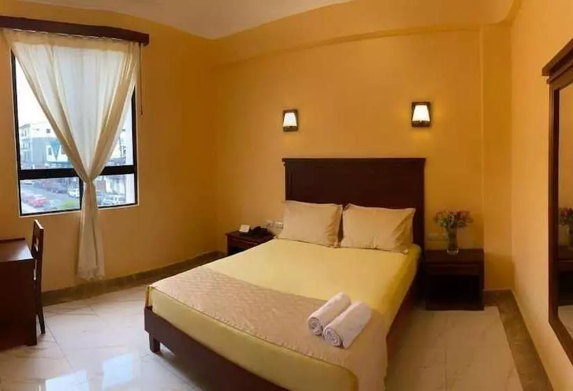 پانسیون Hostal California Inn