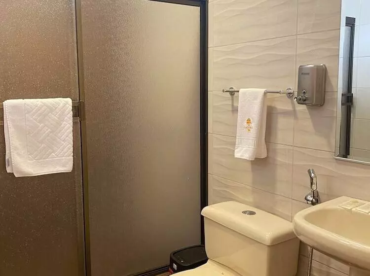 پانسیون Hostal California Inn
