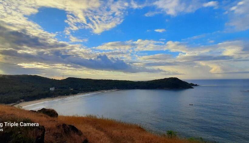 تختخواب و صبحانه Niramaya Beach View Stay