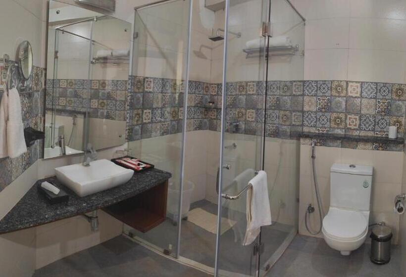 Himalayan Splendour Resort