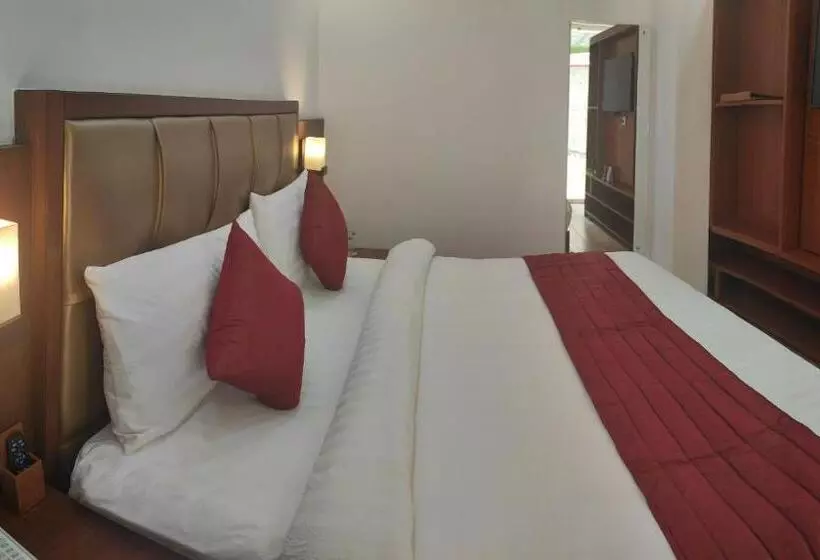 Himalayan Splendour Resort