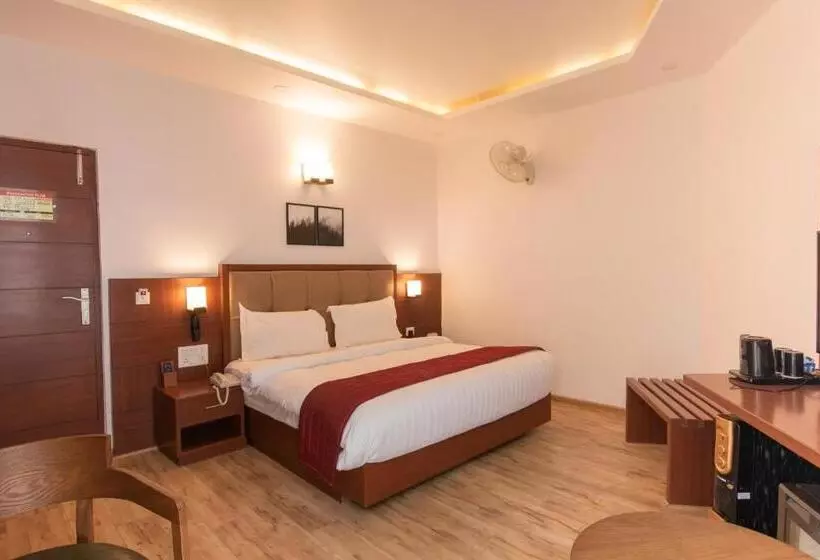 Himalayan Splendour Resort