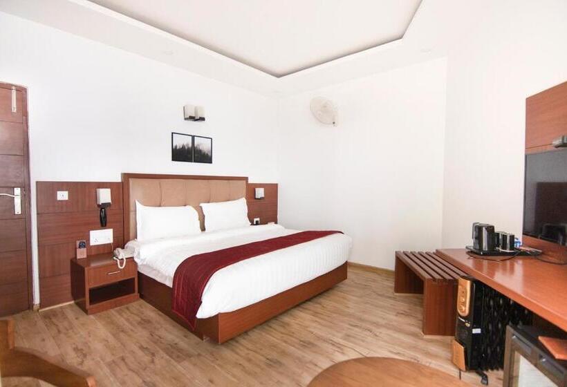 Himalayan Splendour Resort