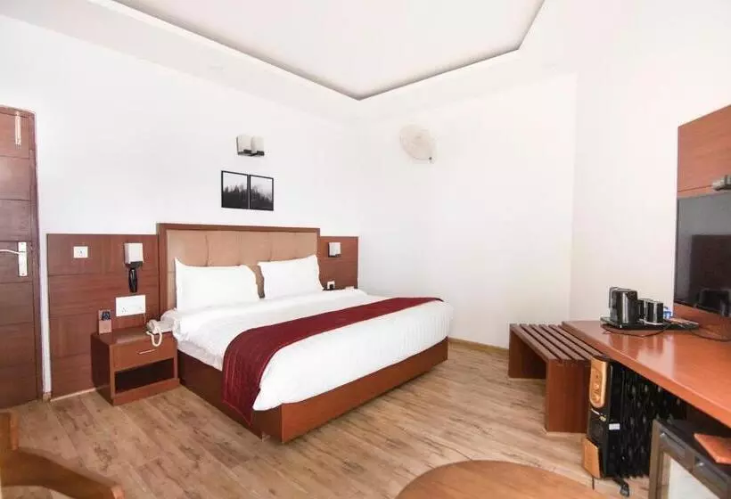 Himalayan Splendour Resort