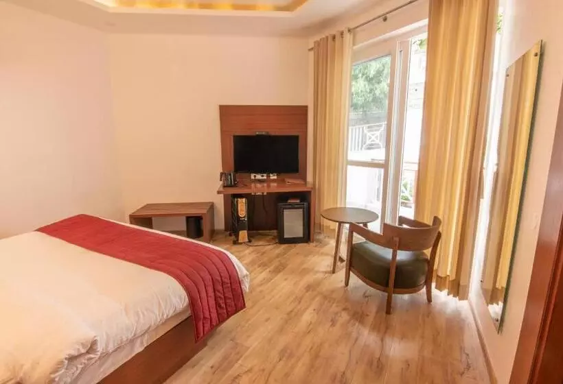 Himalayan Splendour Resort