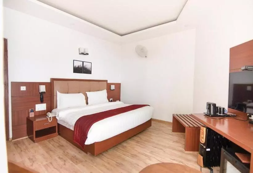 Himalayan Splendour Resort