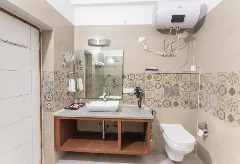 Himalayan Splendour Resort