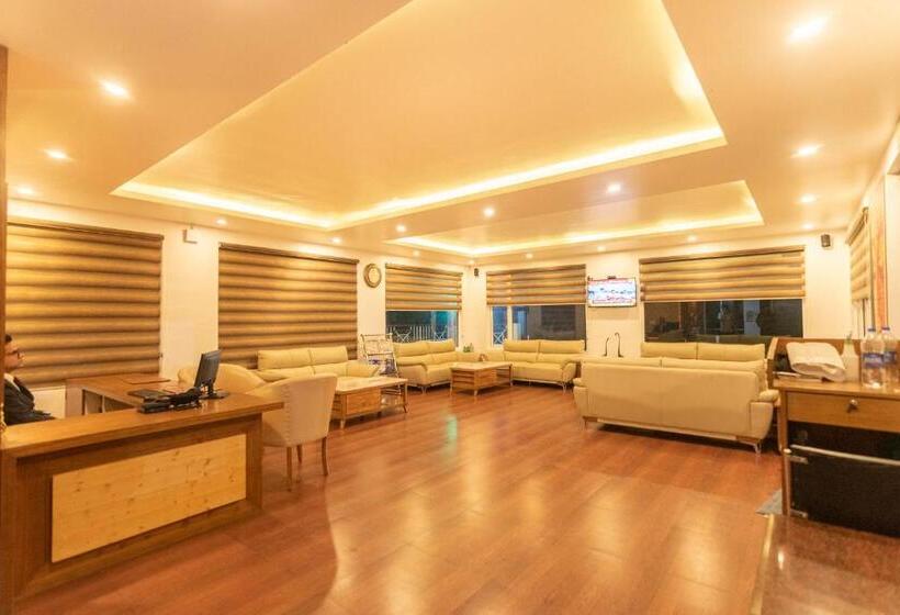 Himalayan Splendour Resort