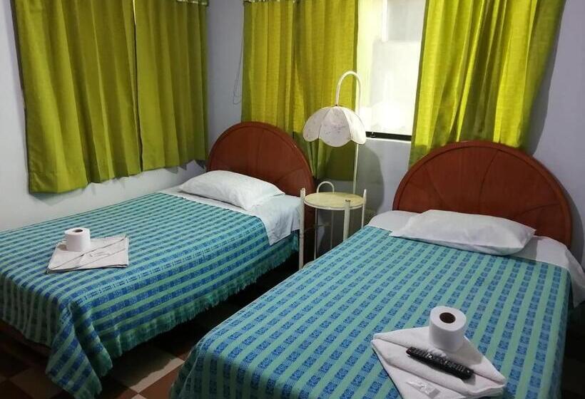 فندق Hostal Espinoza Ii