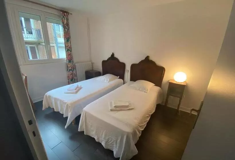 Hotelli Hôtel Les Remparts