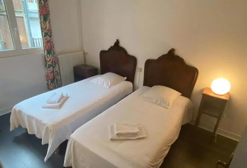 Hotelli Hôtel Les Remparts