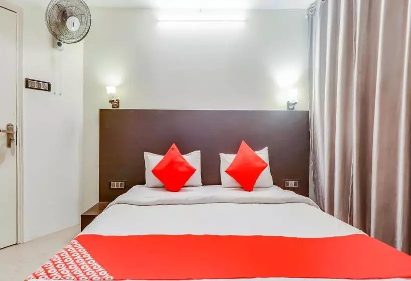 Hotelli Oyo 78608 Narayan Grand