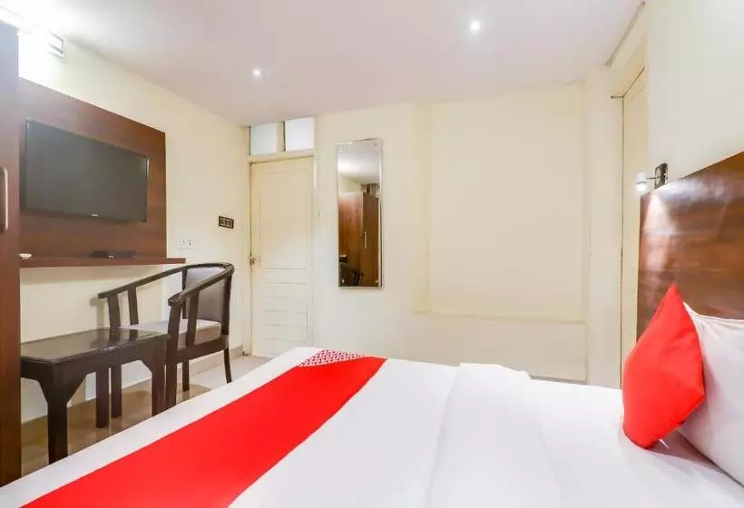 Hotelli Oyo 78608 Narayan Grand