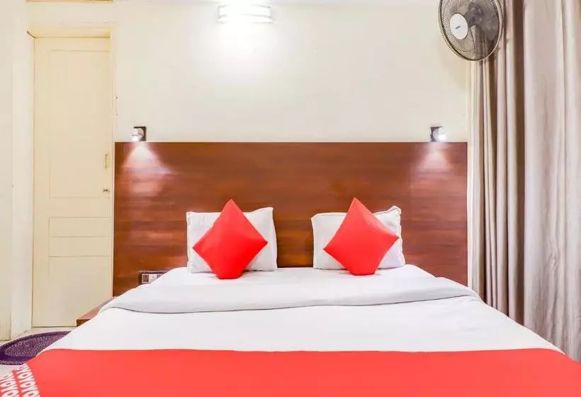 Hotelli Oyo 78608 Narayan Grand