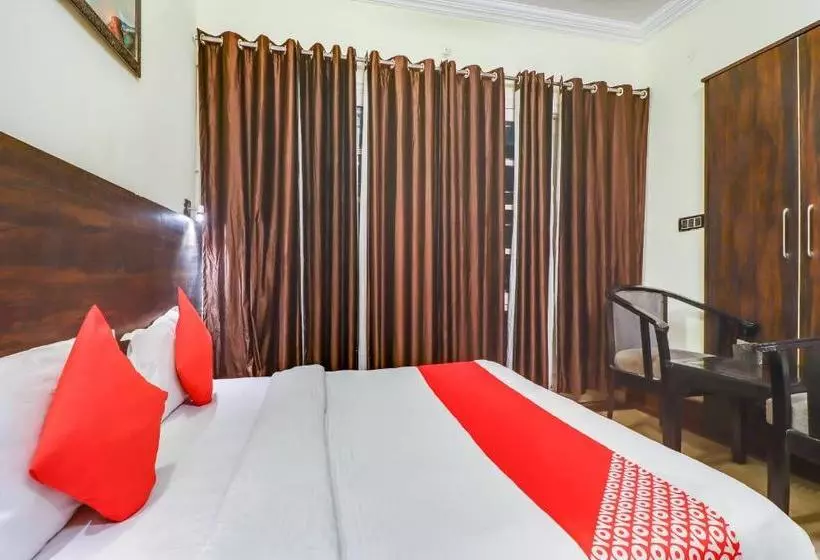 Hotelli Oyo 78608 Narayan Grand