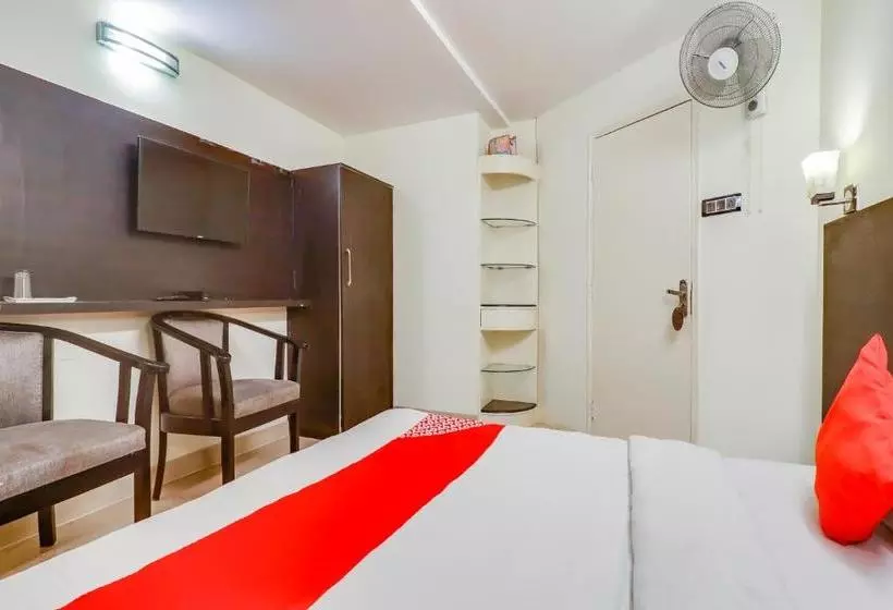 Hotelli Oyo 78608 Narayan Grand