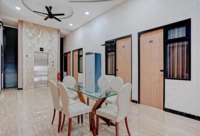 Hotel Oyo 90227 Citraland Residence