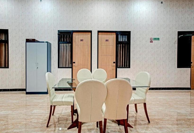 Hotel Oyo 90227 Citraland Residence