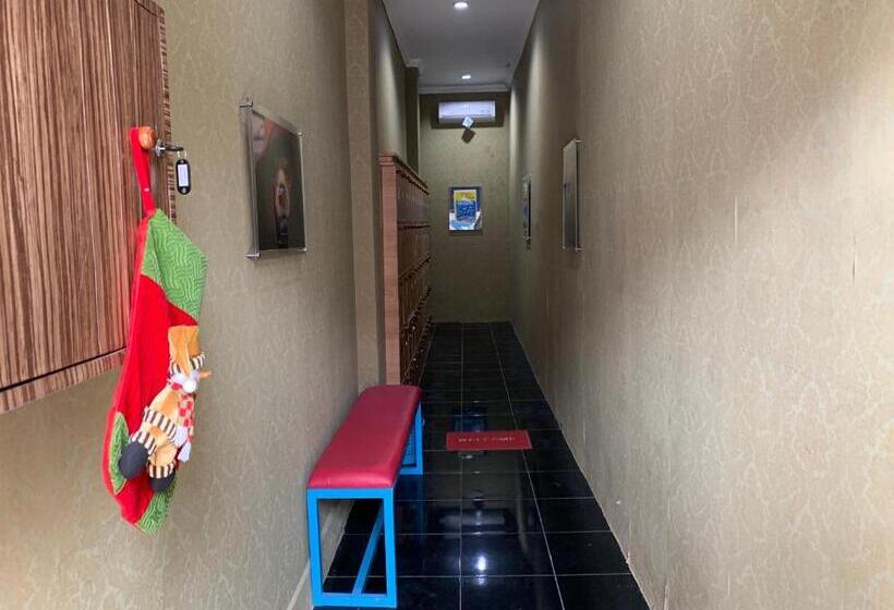 בית מלון כפרי Reddoorz Near Gembira Loka Zoo 3