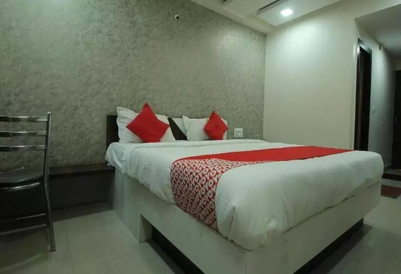 Hotelli Staymaker Regal Residency