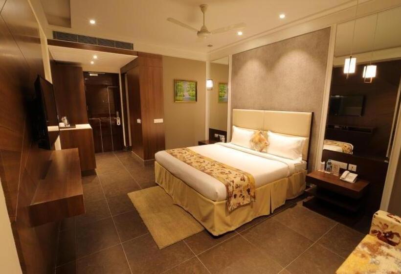 Hotell The Grand Village