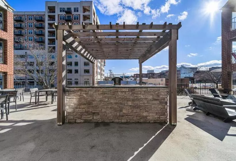 Kasa Downtown South Bend