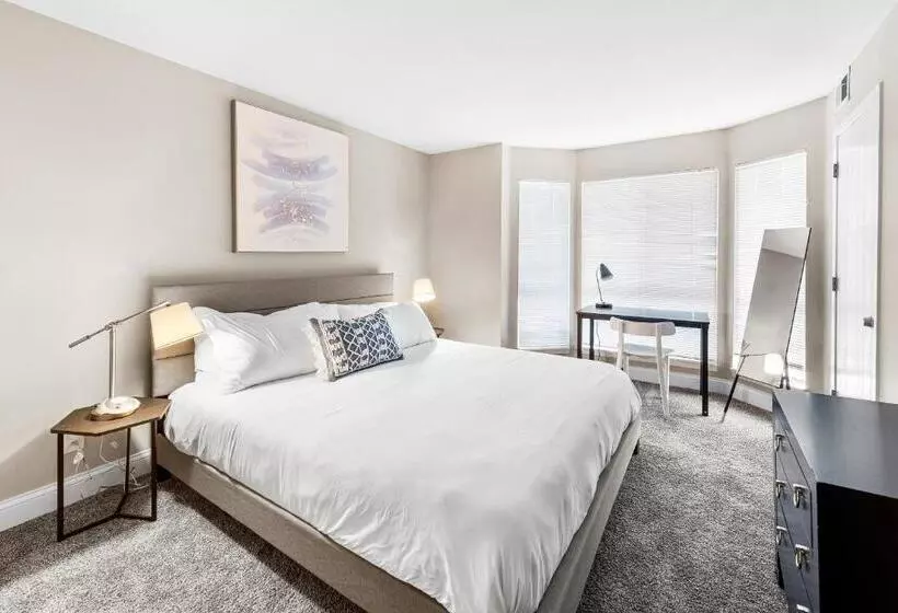 Kasa Downtown South Bend