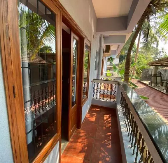 پانسیون Franria Villa Guest House