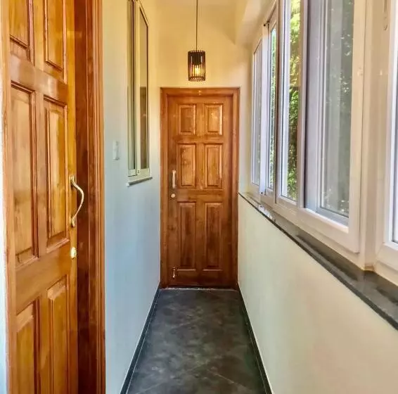 پانسیون Franria Villa Guest House