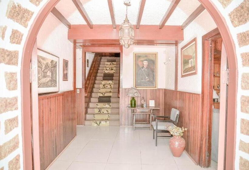 هتل Apto Econômico