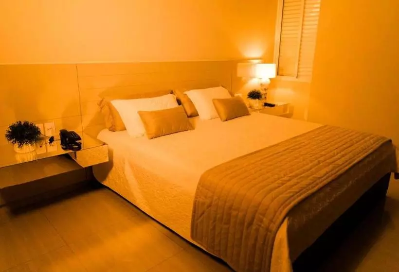 Hotelli Central Palace