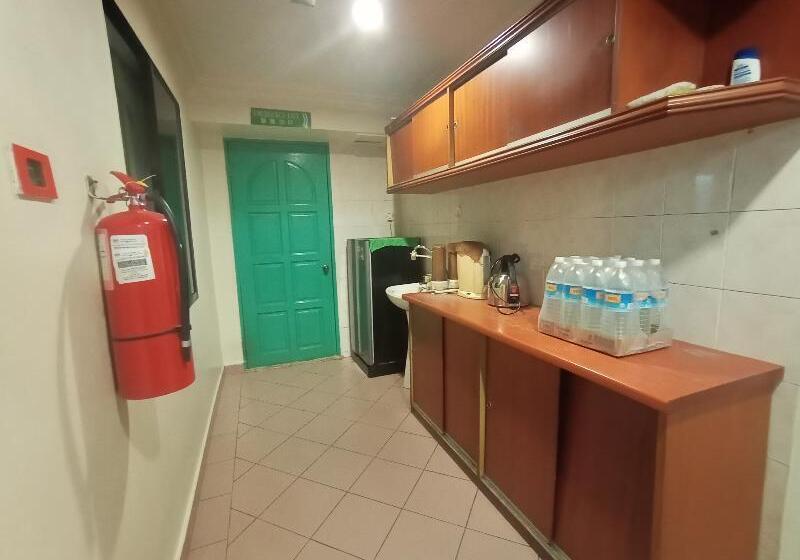 בית מלון כפרי Centre Inn By Cv