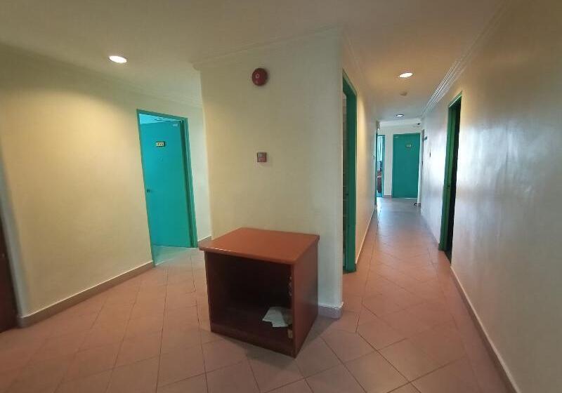 בית מלון כפרי Centre Inn By Cv