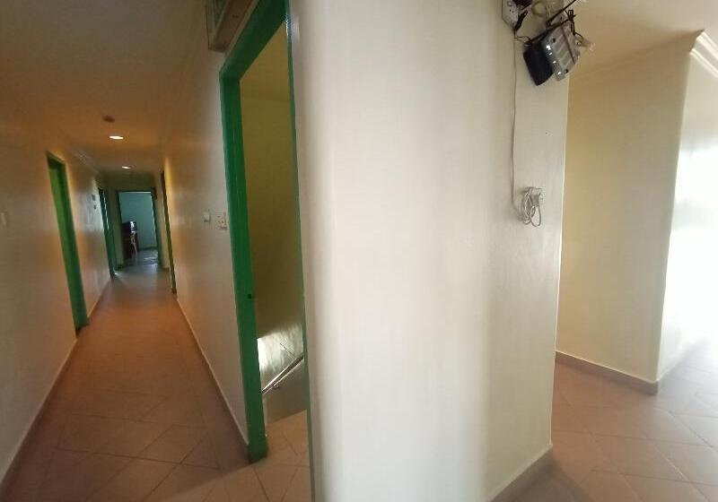 בית מלון כפרי Centre Inn By Cv