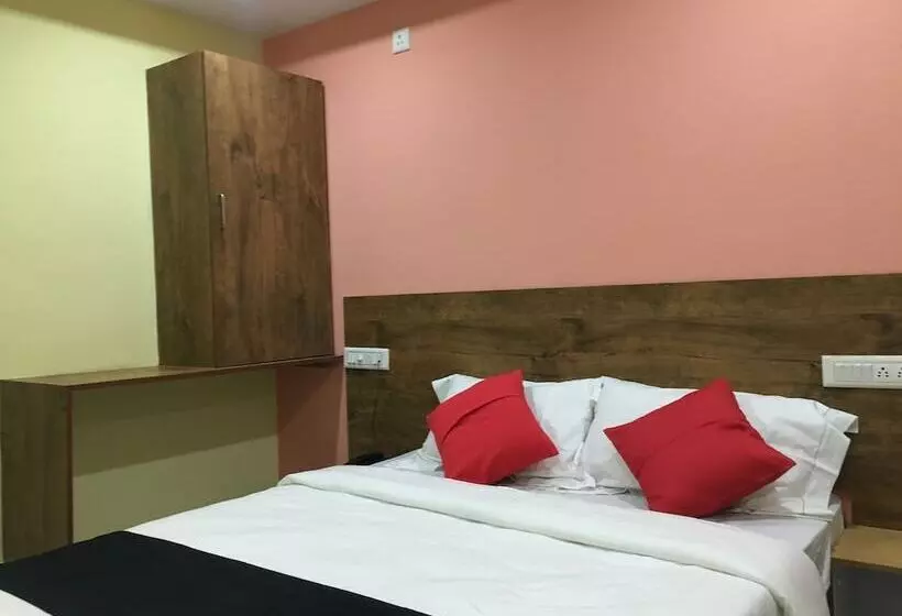 هتل Housefinch Residency