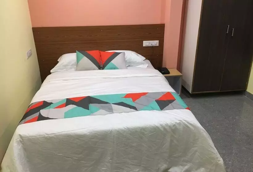 هتل Housefinch Residency