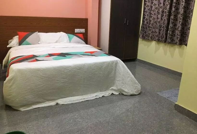 هتل Housefinch Residency