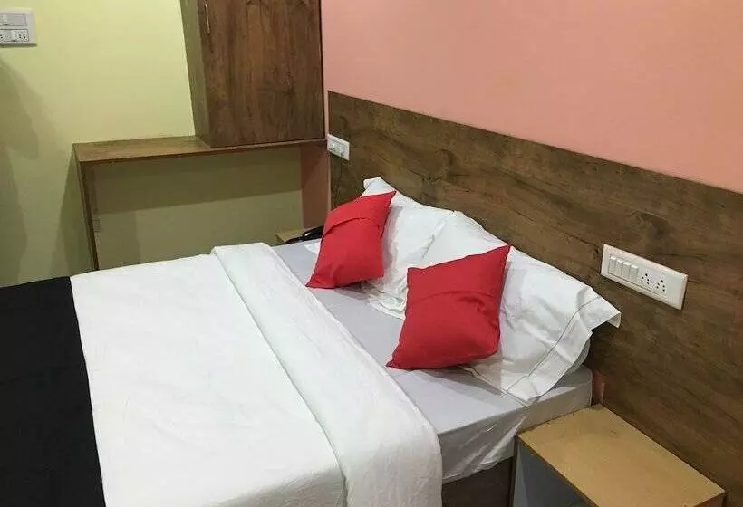 هتل Housefinch Residency