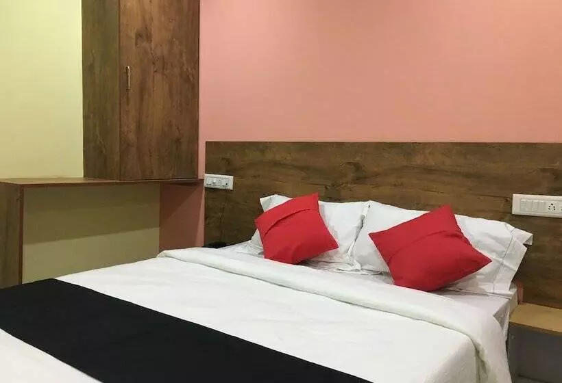 هتل Housefinch Residency