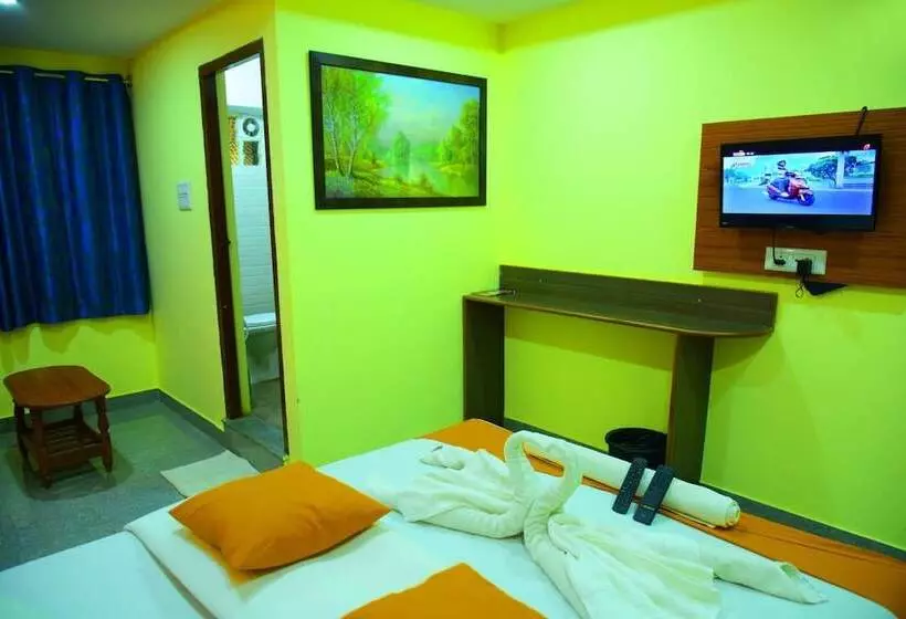 هتل Housefinch Residency