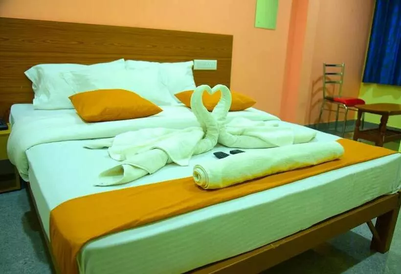 هتل Housefinch Residency