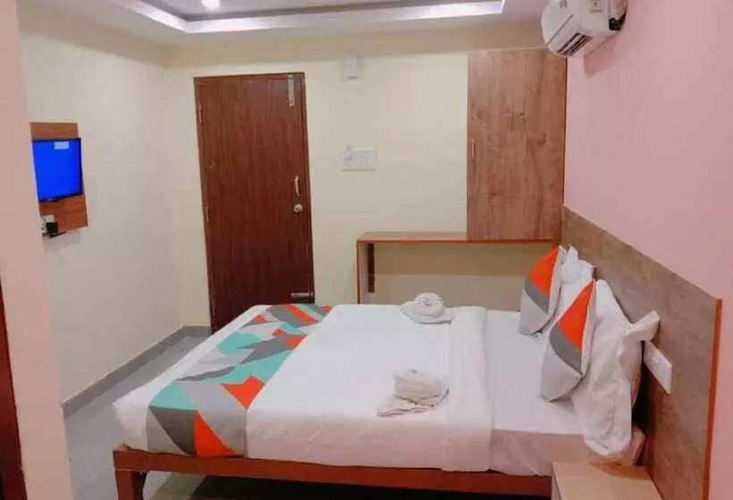 هتل Housefinch Residency