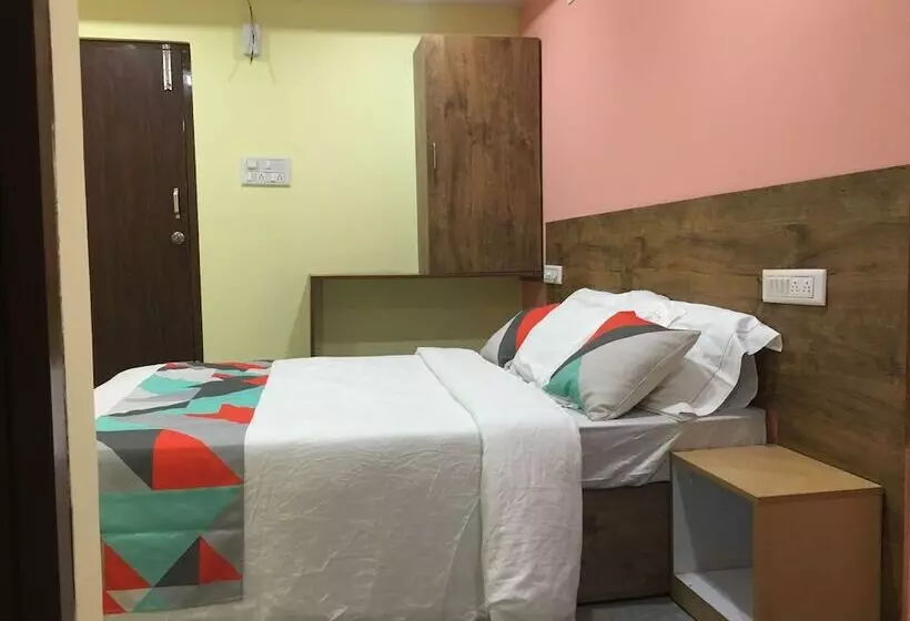 هتل Housefinch Residency