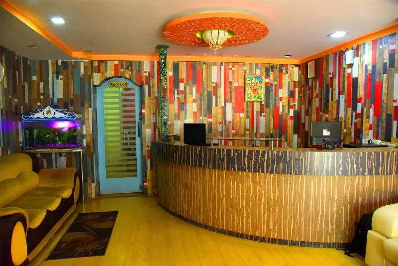 هتل Housefinch Residency